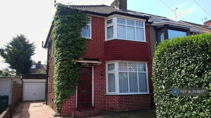 3 Bedroom Semi-Detached House To Rent In Cheviot Gardens, London, NW2