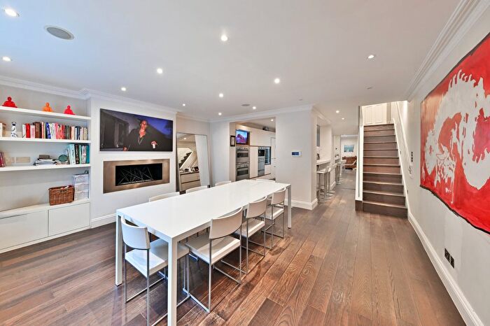 5 Bedroom End Of Terrace House For Sale In Drayton Gardens, London, SW10