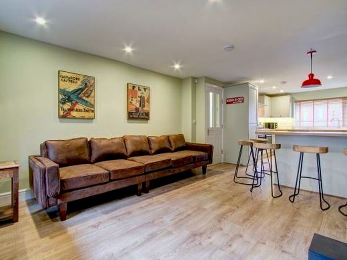 7 Bedroom Terraced House To Rent In Ebberston Terrace, Leeds, LS6