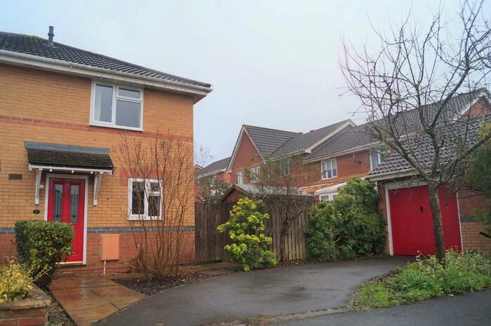 2 Bedroom Semi-Detached House To Rent In Mendip View, Street, BA16
