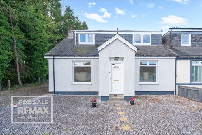 3 Bedroom Semi-Detached House For Sale In Pumpherston Road, Uphall Station, EH54