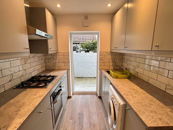 2 Bedroom Flat To Rent In Gratwicke Road, Worthing, BN11