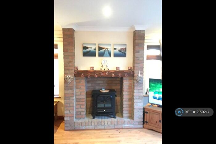 2 Bedroom Bungalow To Rent In The Parade Ground, Pembroke Dock, SA72