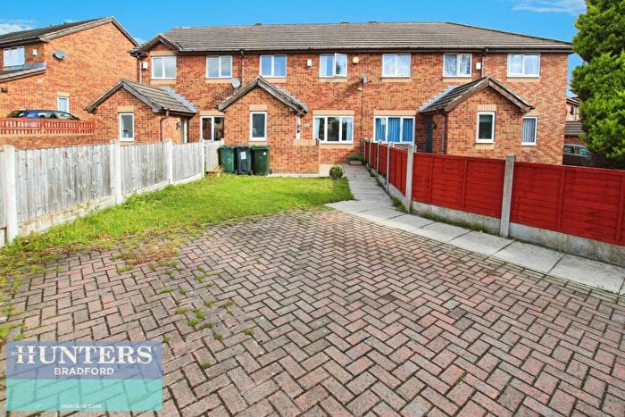 3 Bedroom House To Rent In Hyne Avenue, Bradford, West Yorkshire, BD4