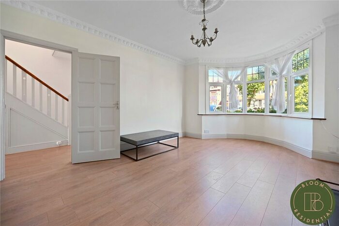3 Bedroom Detached House To Rent In Christchurch Avenue, London, N12