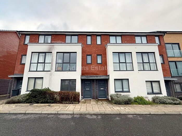 4 Bedroom Town House To Rent In Woolhampton Way, Reading, RG2