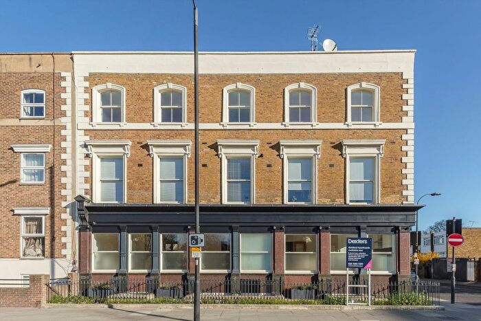 3 Bedroom Flat For Sale In Goldhawk Road, Shepherds Bush, W12