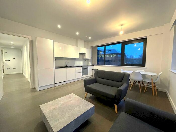 2 Bedroom Apartment To Rent In Everard Close, St. Albans, AL1