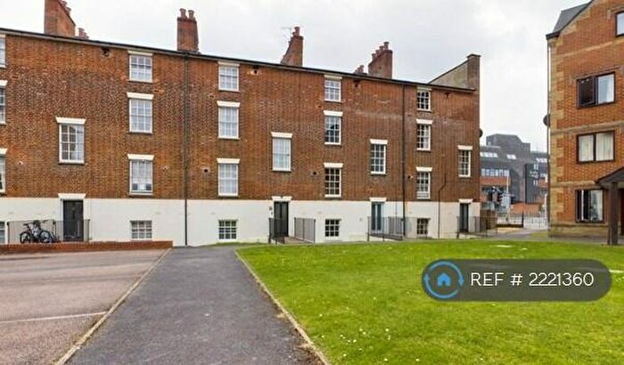 2 Bedroom Maisonette To Rent In Regent Court, Reading, RG1
