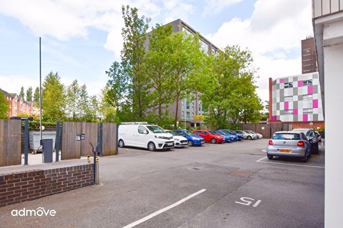 1 Bedroom Flat To Rent In Kinetic, - Talbot Road, Manchester, M16