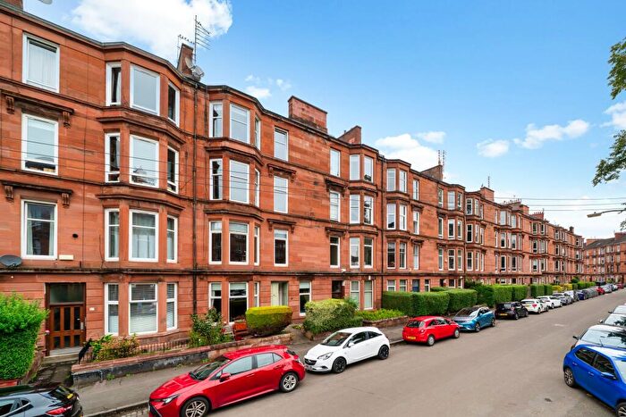 2 Bedroom Apartment For Sale In Waverley Gardens, Shawlands, Glasgow, G41