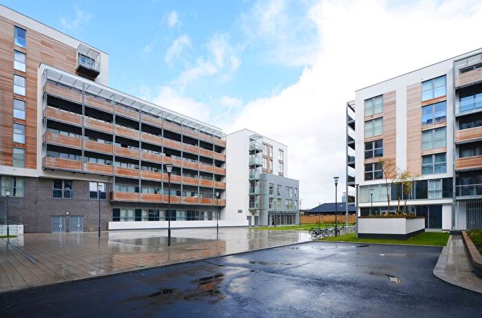 2 Bedroom Flat To Rent In Hatfield House, Greenwich, London, SE10