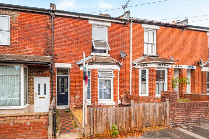 2 Bedroom End Of Terrace House For Sale In Kingsley Road, Freemantle, Southampton, Hampshire, SO15