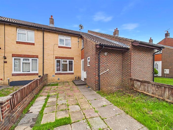 3 Bedroom Terraced House For Sale In Cumbernauld Walk, Bewbush, Crawley, RH11