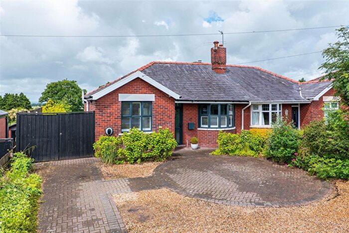 3 Bedroom Semi-Detached House For Sale In Preston Road, Whittle-Le-Woods, Chorley, PR6
