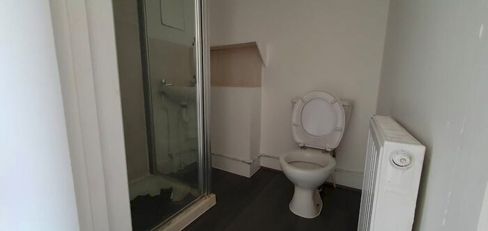 Studio To Rent In Kyverdale Road, London N16