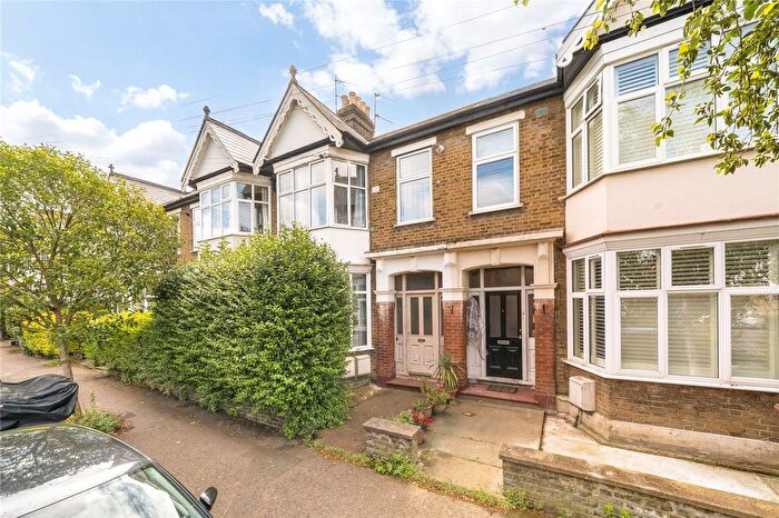 2 Bedroom Flat To Rent In Cleveland Park Crescent, London, E17