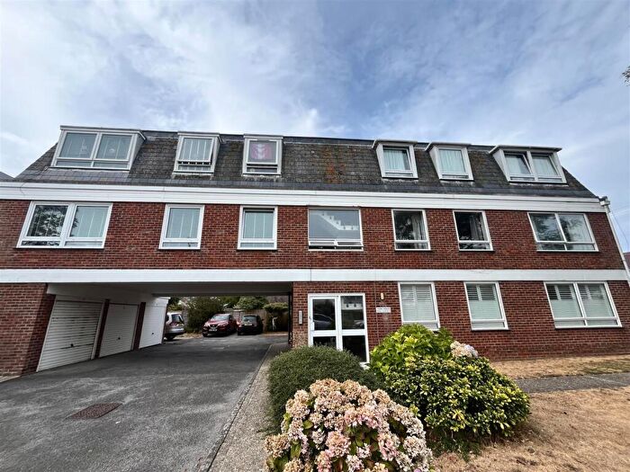 2 Bedroom Flat To Rent In Church Walk, Worthing, BN11