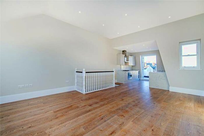 3 Bedroom House To Rent In Stephendale Road, Fulham, SW6