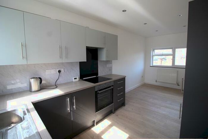 2 Bedroom Terraced House To Rent In Berrymoor Road, Wellingborough, NN8