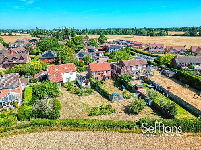 4 Bedroom Detached House For Sale In Low Road, Great Plumstead, Norwich, Norfolk, NR13