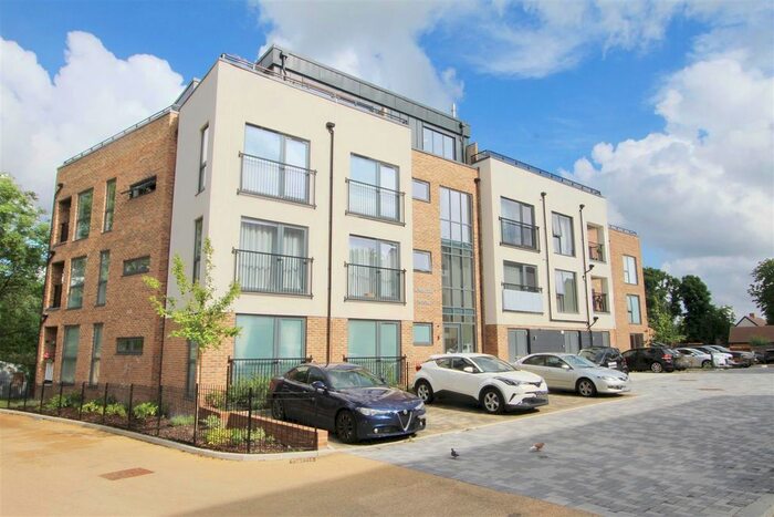 1 Bedroom Flat To Rent In Hurricane House, Kenley Place, Uxbridge, UB10