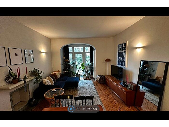 2 Bedroom Flat To Rent In Babington Road, London, SW16