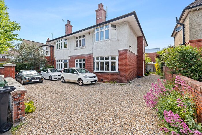 4 Bedroom Flat For Sale In Pembroke Gardens, Hove, BN3