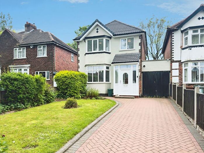 3 Bedroom Link Detached House For Sale In Walstead Road, Walsall, West Midlands, WS5