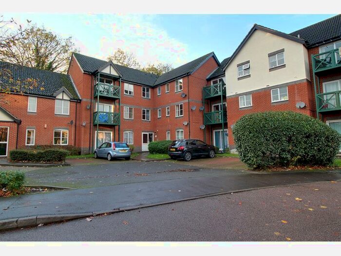 2 Bedroom Flat To Rent In Admirals Court, Reading, RG1