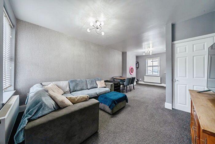 2 Bedroom Terraced House For Sale In Oldham Street, Warrington, Cheshire, WA4 - Photo 2