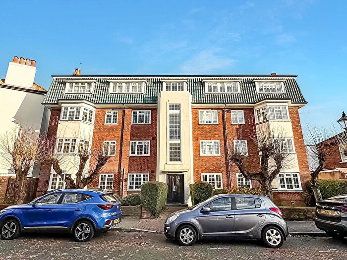 3 Bedroom Flat To Rent In Hereford Road, Southsea, PO5