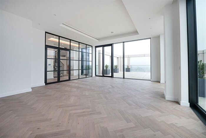 4 Bedroom Apartment To Rent In Gauging Square, London, E1W