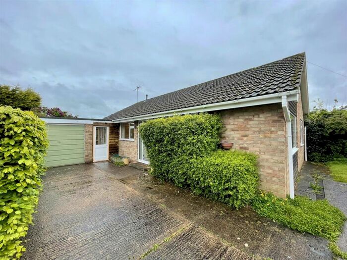 3 Bedroom Bungalow To Rent In Huntley, Gloucestershire, GL19