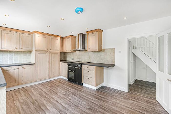 4 Bedroom Semi-Detached House To Rent In Midhurst Avenue, Westcliff-On-Sea, SS0