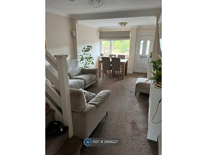 4 Bedroom Semi-Detached House To Rent In Archibald Road, Romford, RM3