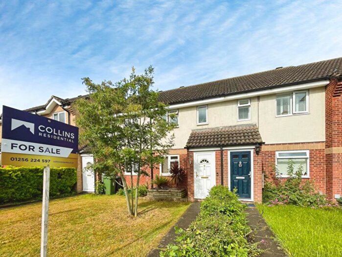 2 Bedroom Terraced House For Sale In Paddock Walk, Basingstoke, RG22