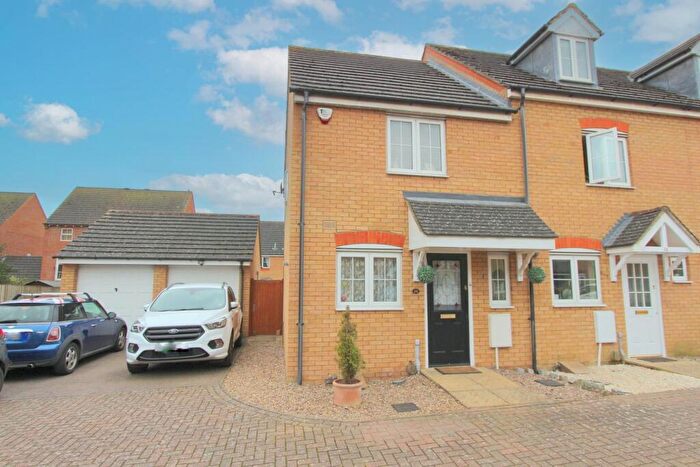 2 Bedroom House To Rent In Mannock Way, Leighton Buzzard, LU7