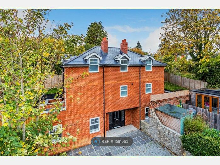 5 Bedroom Detached House To Rent In Horsham Road, Dorking, RH4