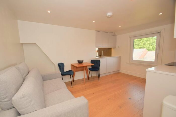1 Bedroom Flat To Rent In Kingston Road, London, SW19