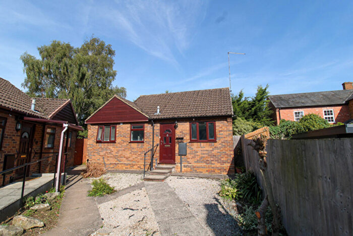 2 Bedroom Bungalow For Sale In Holmleigh Close, Duston, NN5