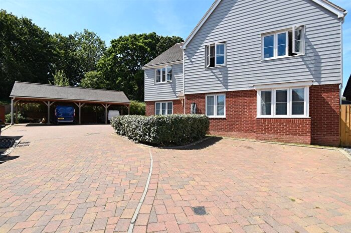 2 Bedroom Flat For Sale In Redgrove Close, Bexhill-On-Sea, TN39
