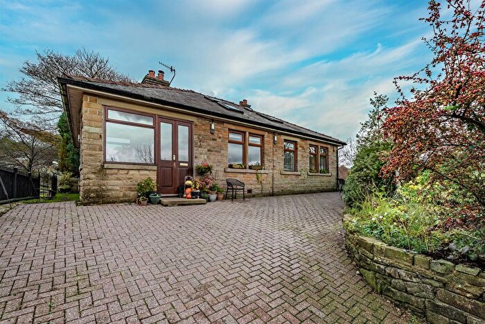 4 Bedroom Detached House For Sale In Bute Street, Glossop, SK13