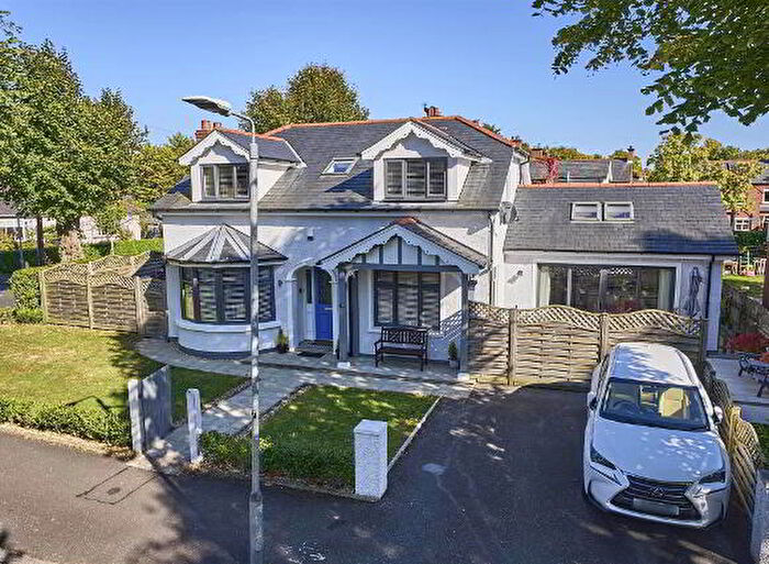 4 Bedroom Detached Chalets For Sale In Ormiston Crescent, Belfast, BT4