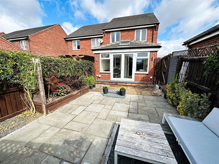 3 Bedroom Semi-Detached House For Sale In St. Marys Walk, Hambleton, Selby, YO8