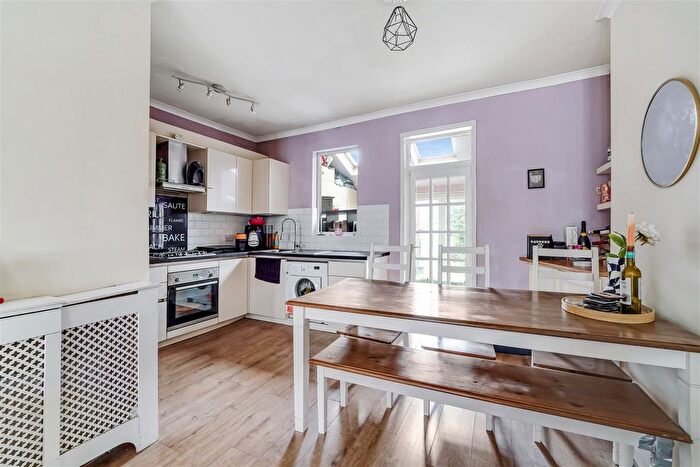 3 Bedroom Property To Rent In Parkleigh Road, South Wimbledon, SW19