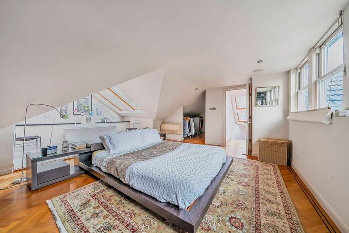 2 Bedroom Flat To Rent In Old Brompton Road, Earls Court, London, SW5