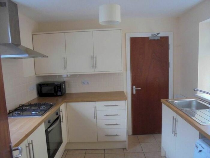4 Bedroom Property To Rent In Langland Terrace, Brynmill, Swansea, SA2