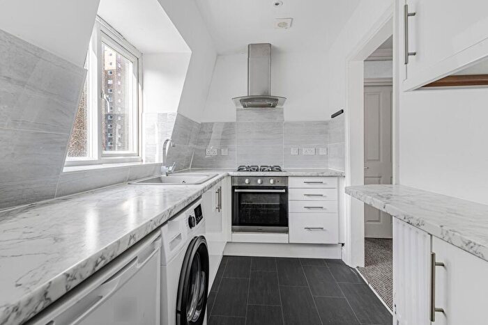 2 Bedroom Apartment To Rent In Bird In The Bush Road, Peckham, SE15