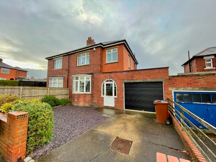 3 Bedroom Semi-Detached House To Rent In Earls Drive, Denton Burn, Newcastle Upon Tyne, NE15